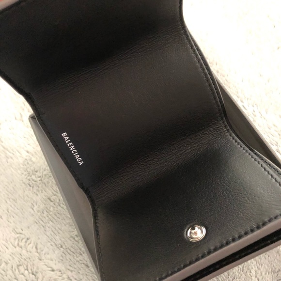 Balenciaga Everyday Mini Trifold Glitter Wallet - Picture 8 of 16